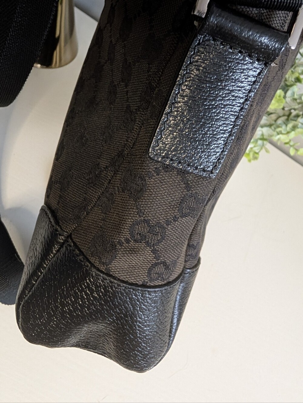 Gucci GG Monogram Canvas Messenger Bag, Black - EUC! - Picture 9 of 13